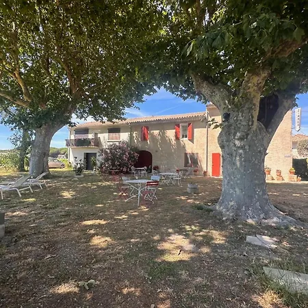 Du Mas - Provencal Avec Jardin Commun Aigues-Mortes