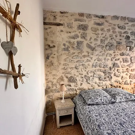 Du Mas - Provencal Avec Jardin Commun
