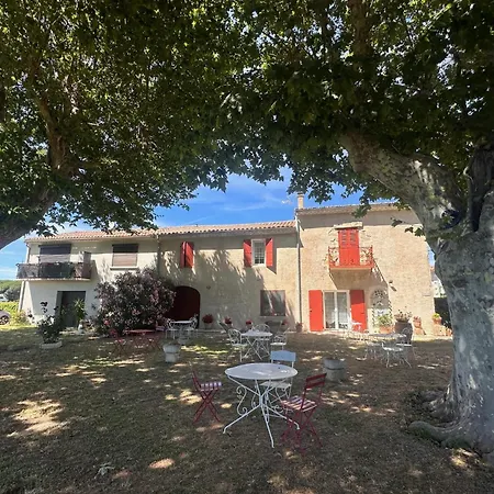 Du Mas - Provencal Avec Jardin Commun Daire
